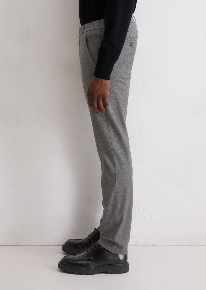 Chino model Stig shaped made from an organic cotton-lyocell mix