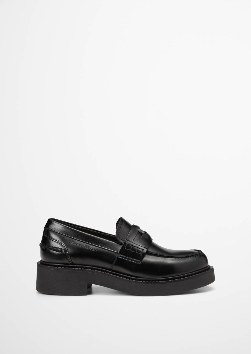 Penny loafer with logo coin
