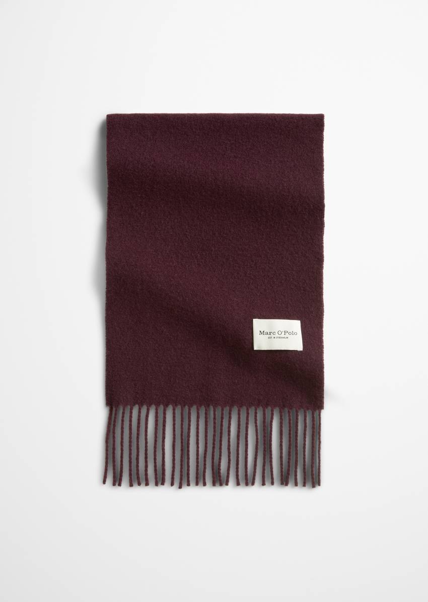 Scarf with fringes made from soft new wool