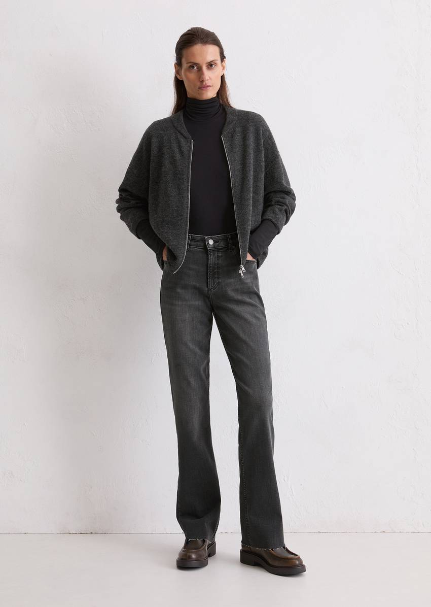 Knitted blouson loose made from a virgin wool/alpaca wool mix