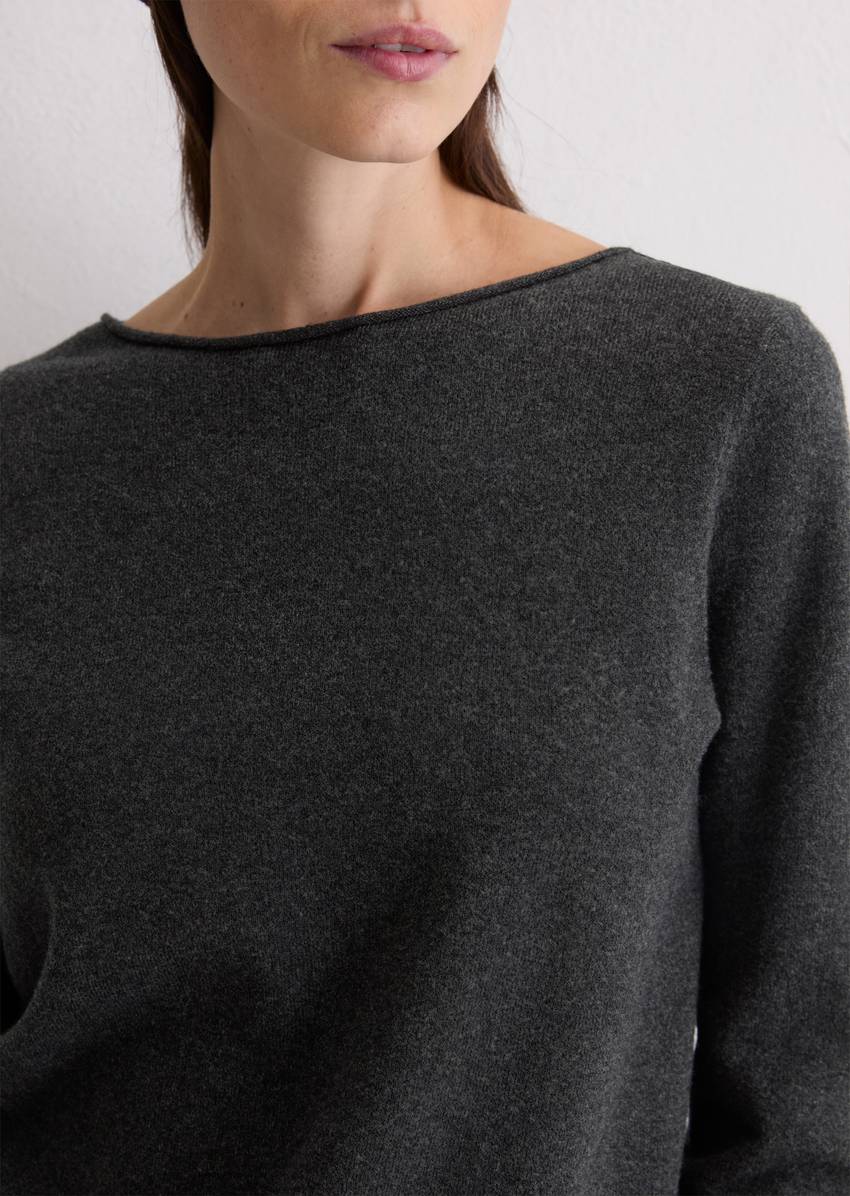 Basic knitted sweater regular made from a soft cotton/virgin wool blend