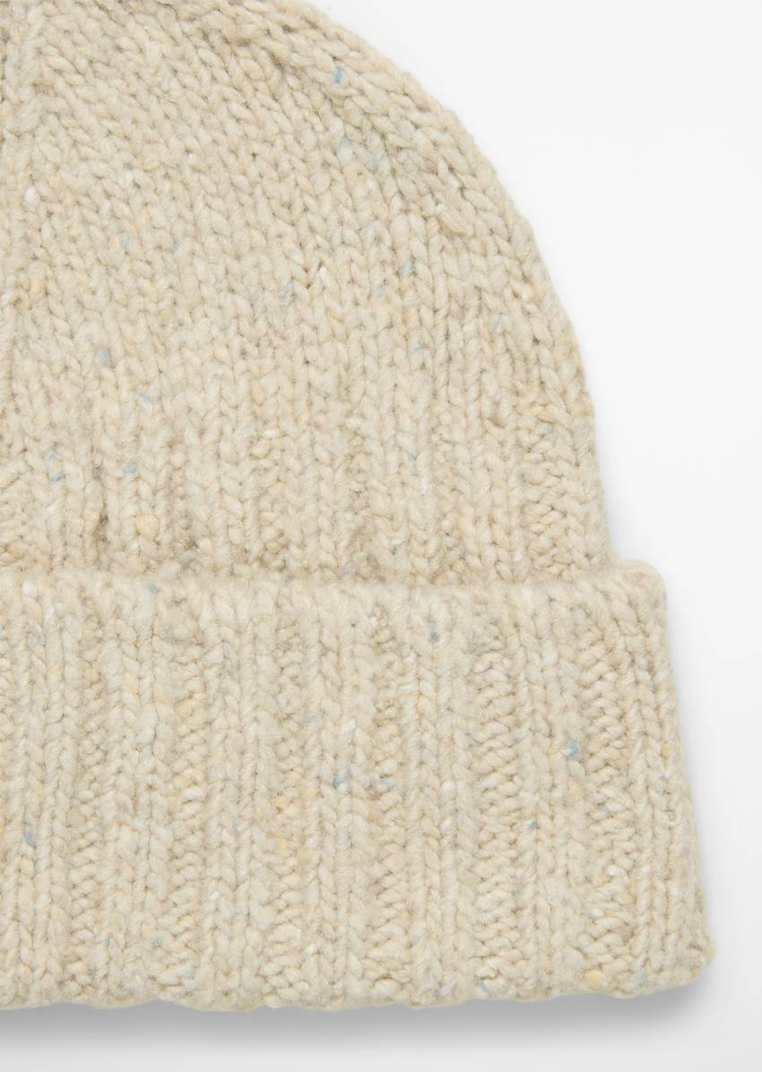 Knitted cap made from a soft sheep's wool mix