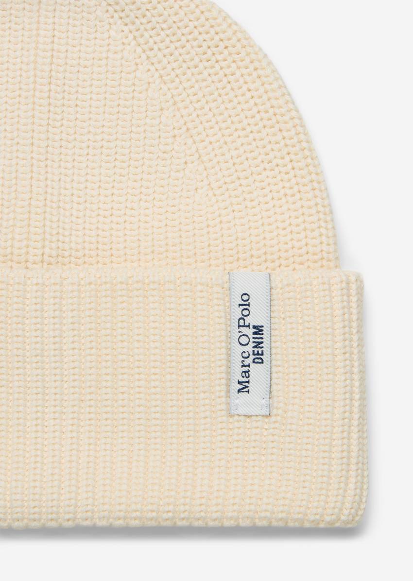 DfC knitted hat made from compact cotton yarn