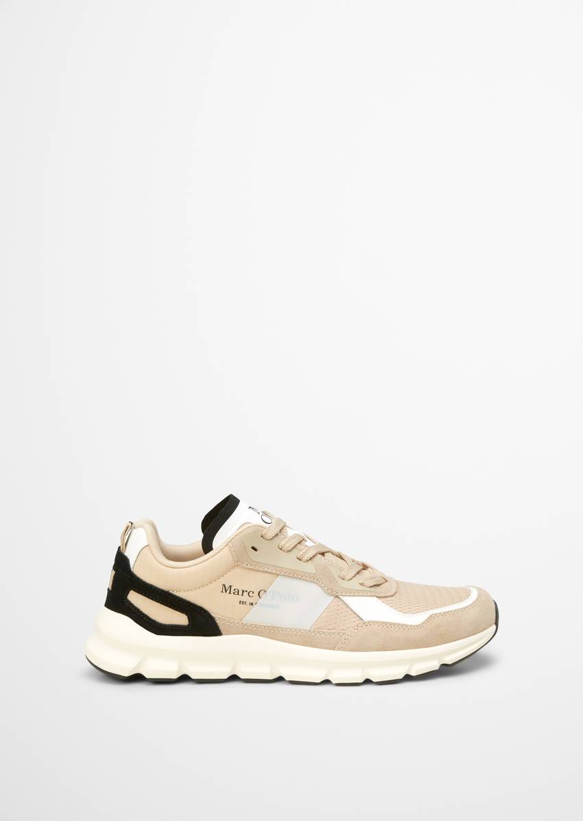 Sneaker Made from a high-quality material mix