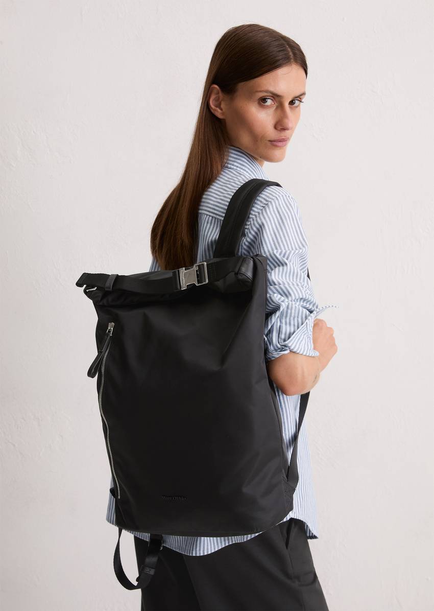 Backpack medium made from recycled material