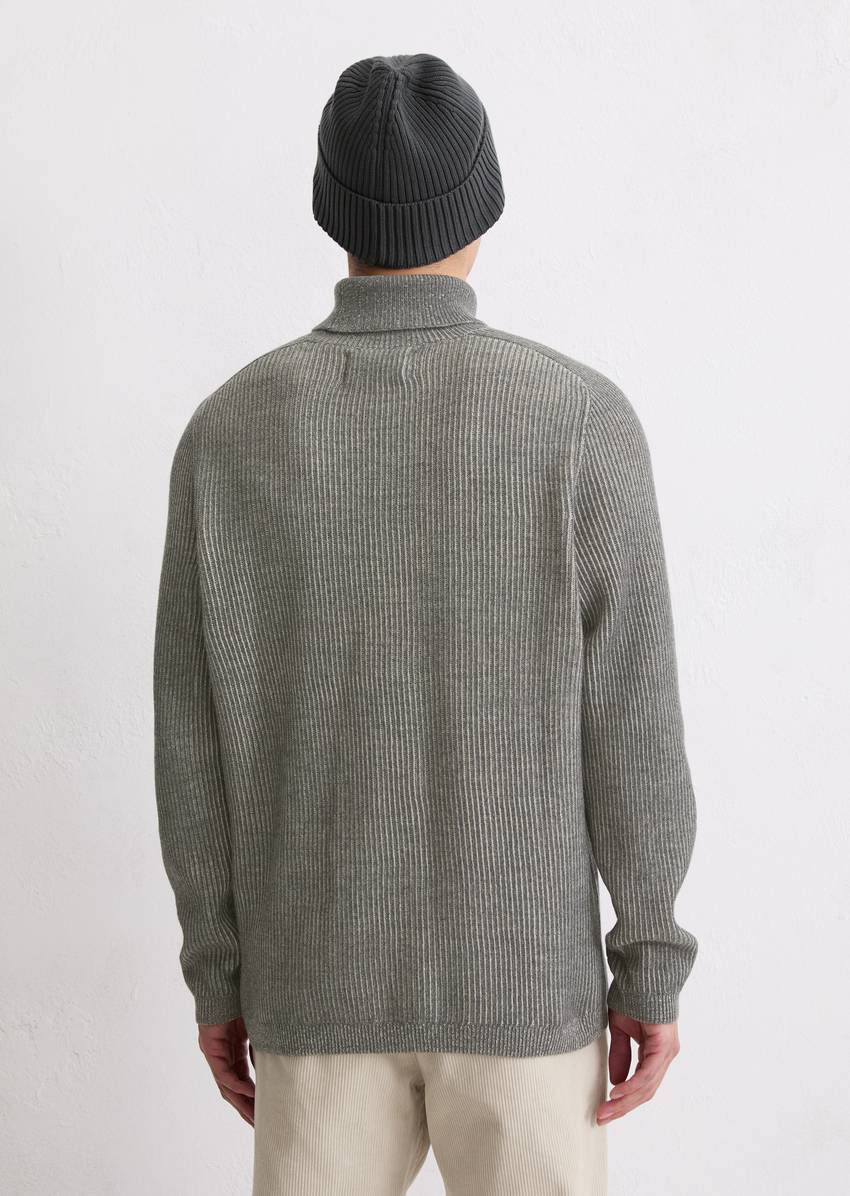 Regular turtleneck sweater made from a cotton/virgin wool blend