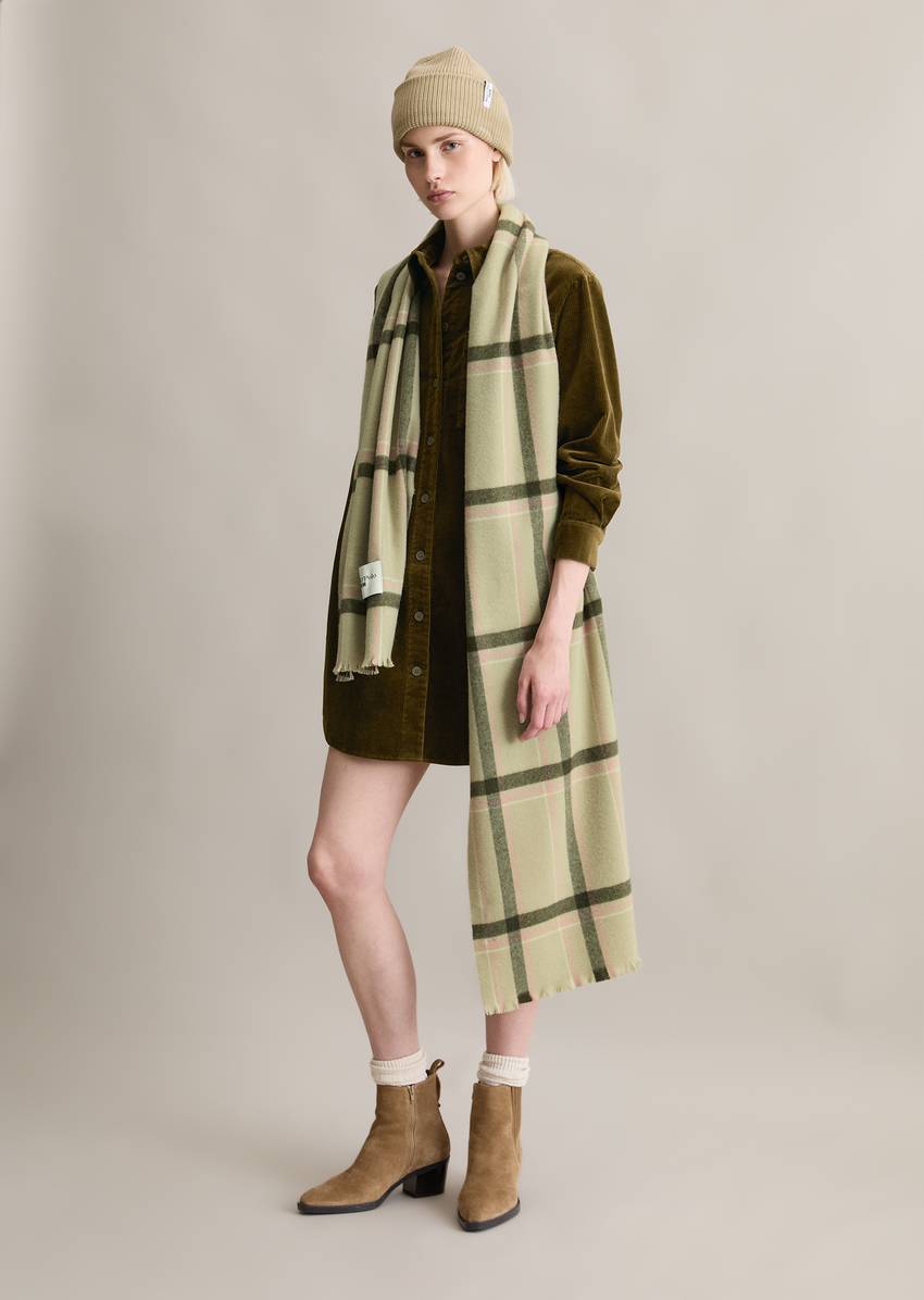 Wool scarf with check pattern