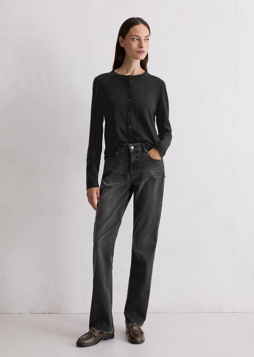 Cardigan slim made from a virgin wool/viscose mix