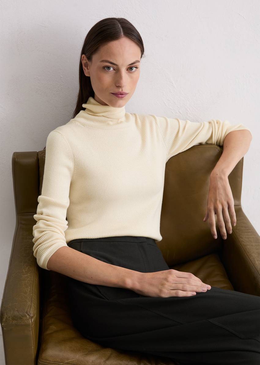 Turtleneck sweater slim made from organic cotton