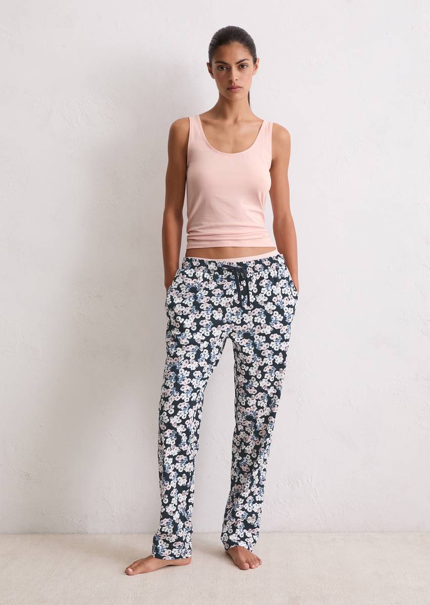 Lounge pants made from pure organic cotton