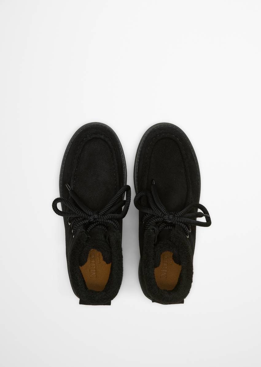 Lace-up model Pia with fluffy warm lining