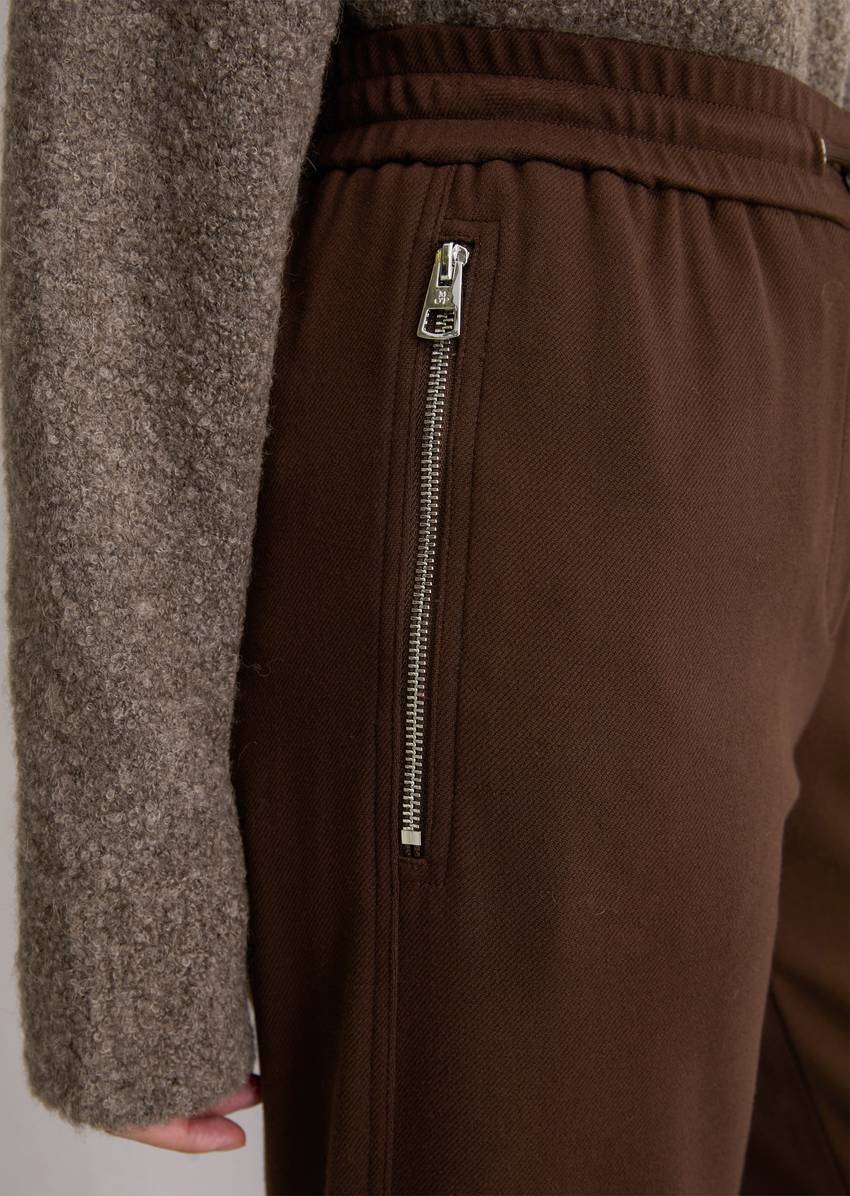 Twill jersey trousers wide made from an elastic viscose blend