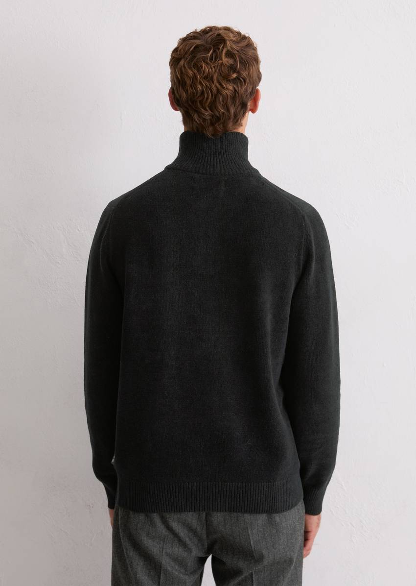 Troyer regular made from fine chenille