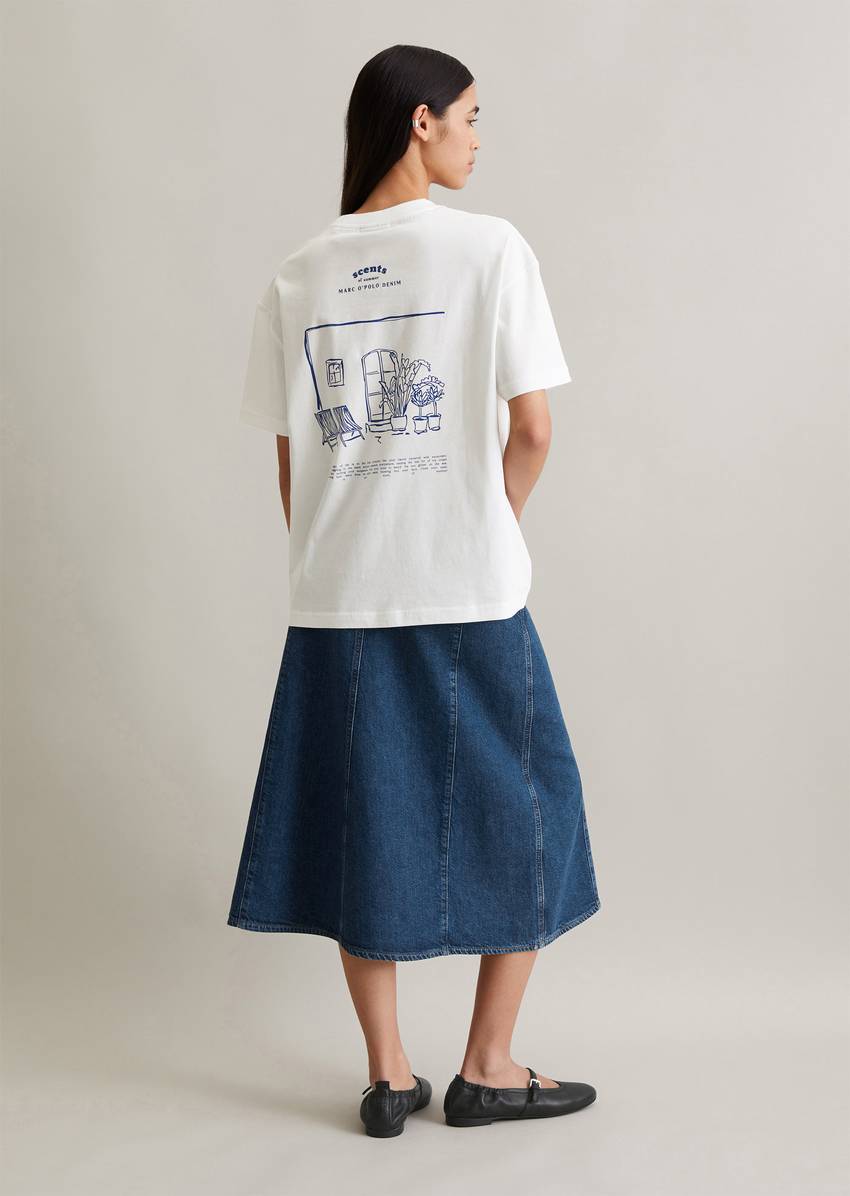 Basic relaxed T-shirt made from organic cotton