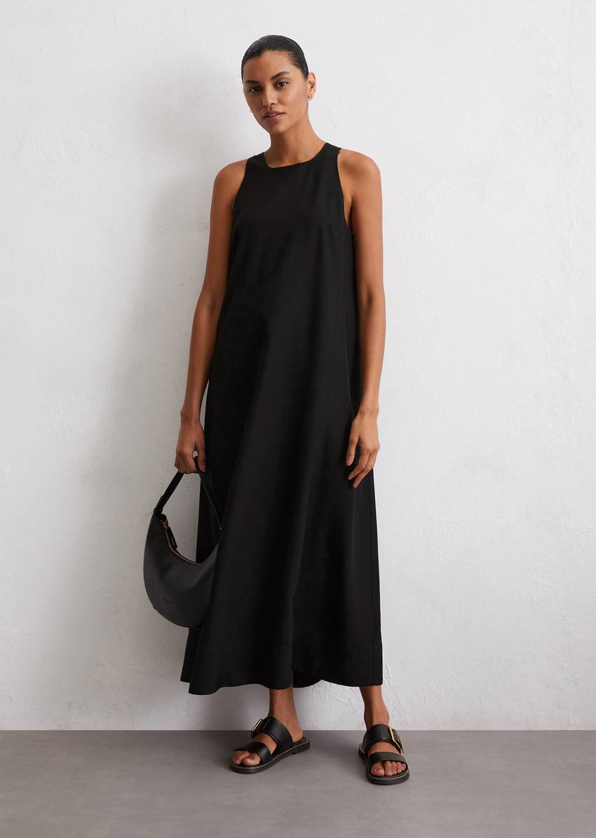 Dress relaxed Made from flowing Naia™ twill