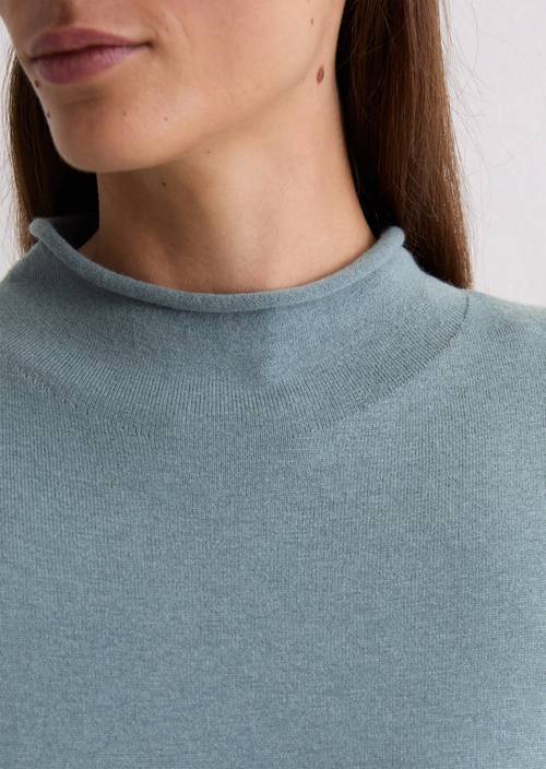 Knitted dress regular made from a fine virgin wool/viscose blend