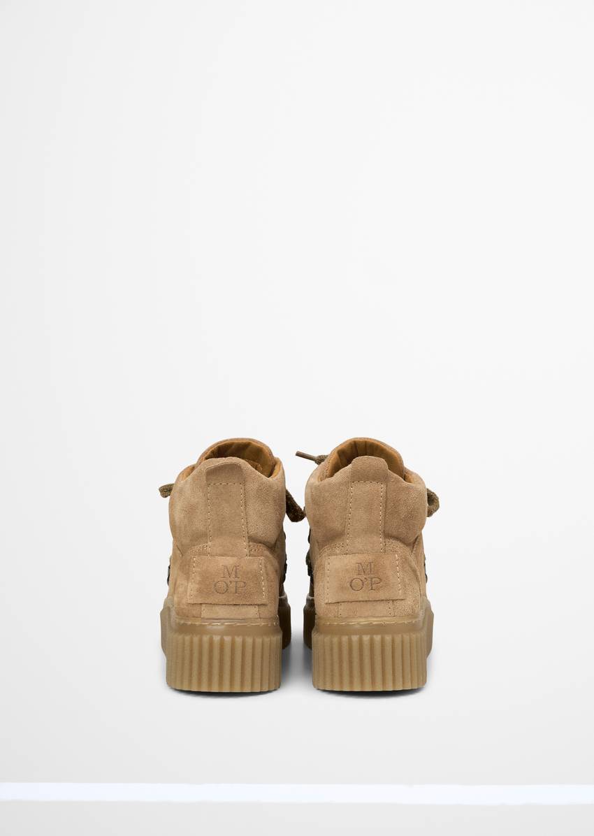 Lace-up boots model Bianca with striking grooved platform sole