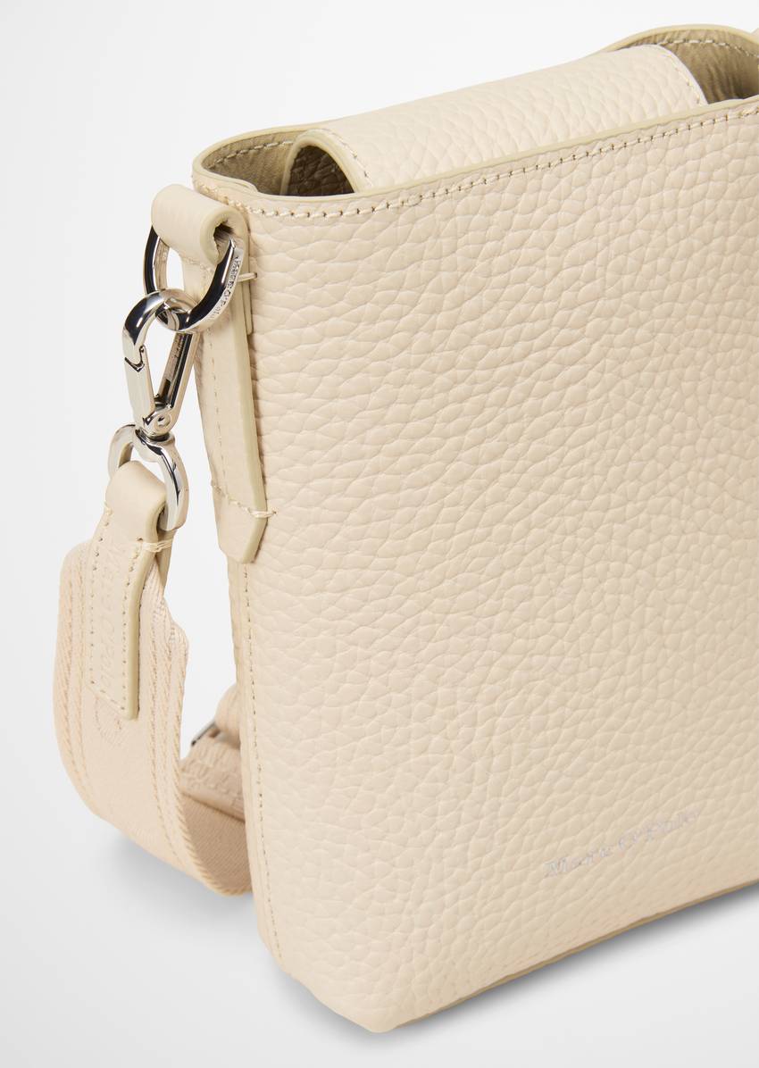 Smartphone case made from grained cowhide