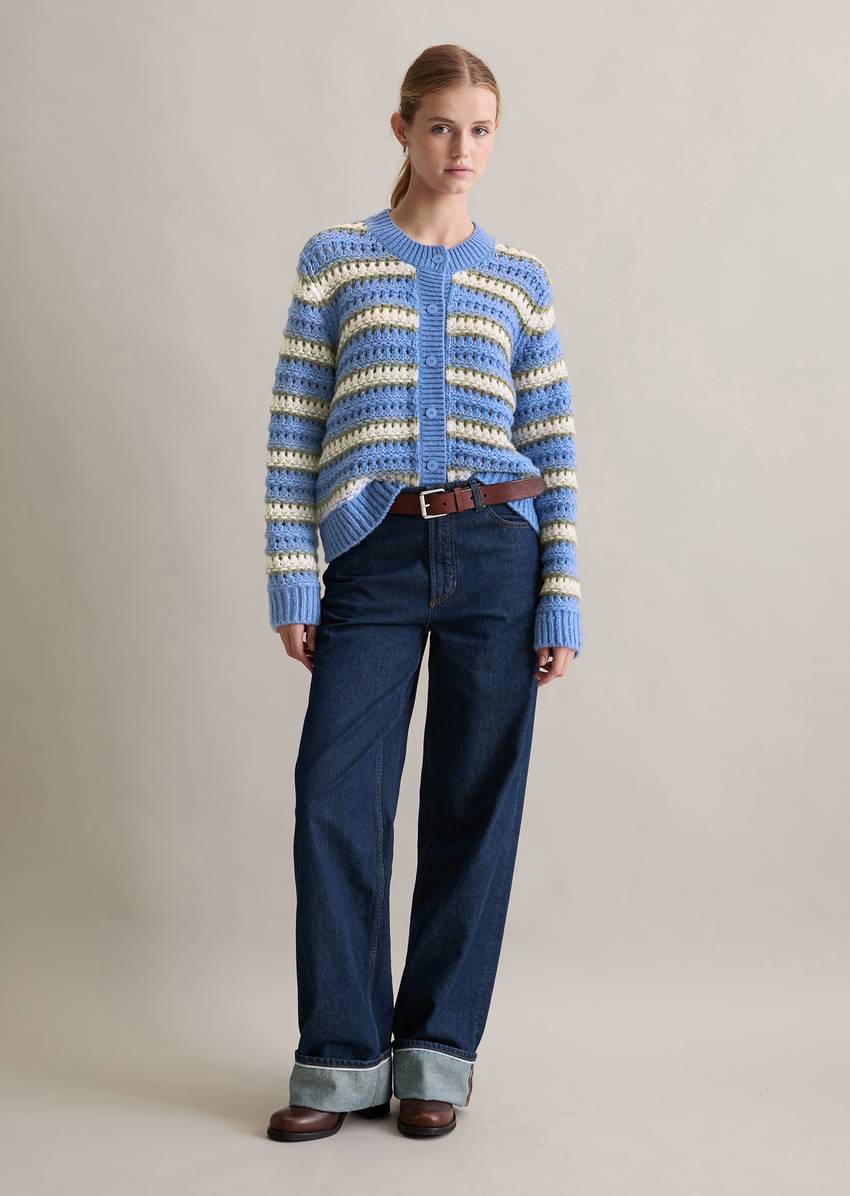 Cardigan regular made from a soft virgin wool blend