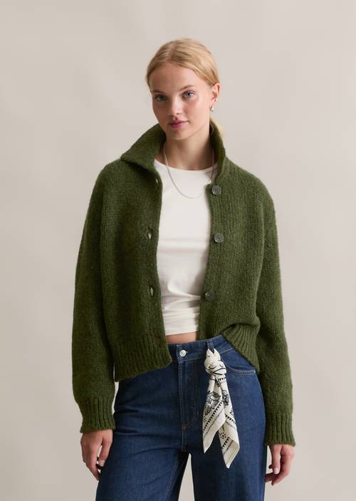 Chunky regular cardigan made from a soft virgin wool blend