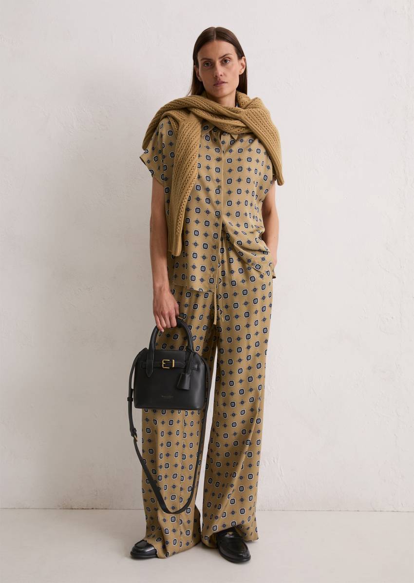 Crossbody bag small made from fine cowhide