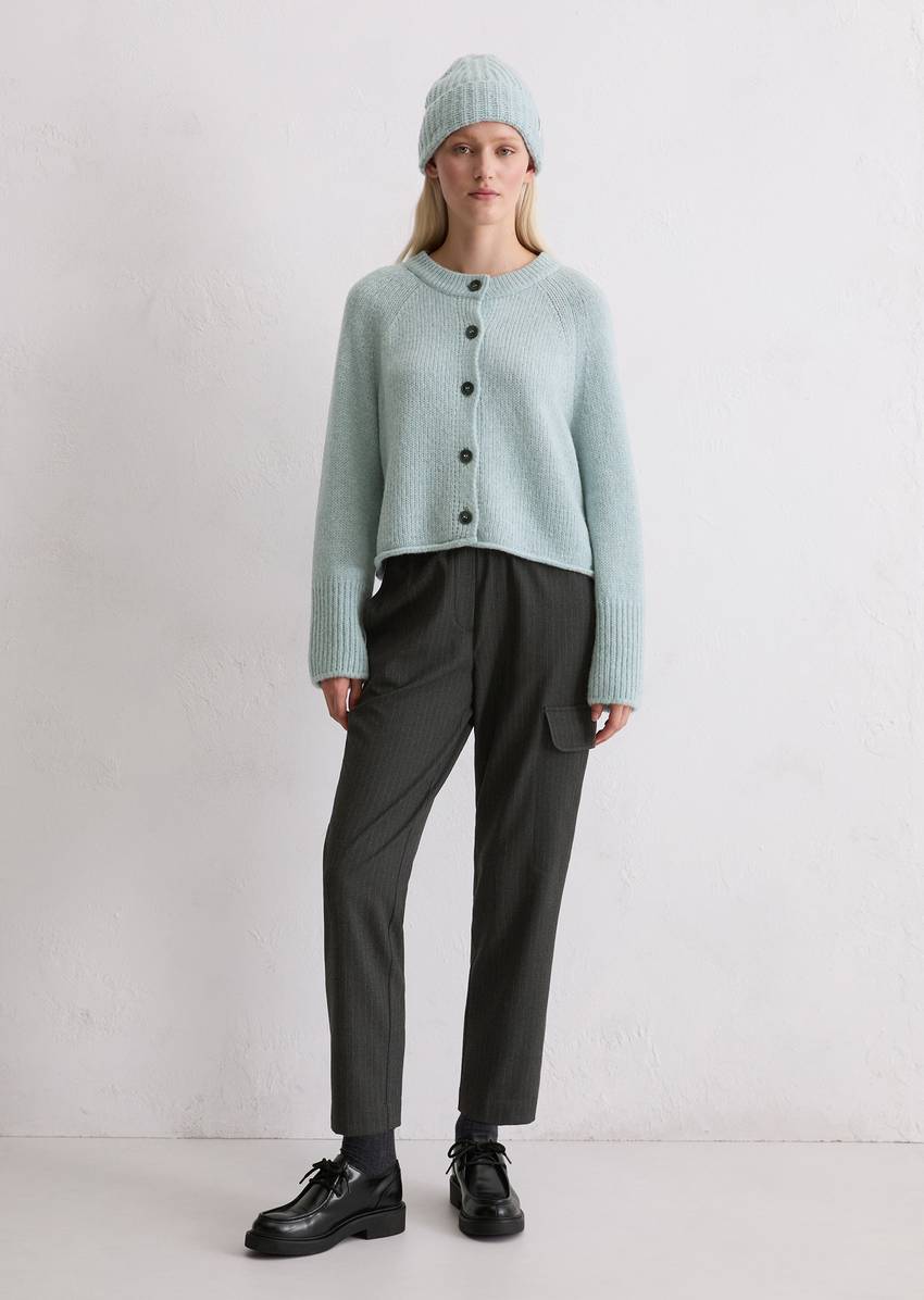 Cardigan loose made from a soft virgin wool blend