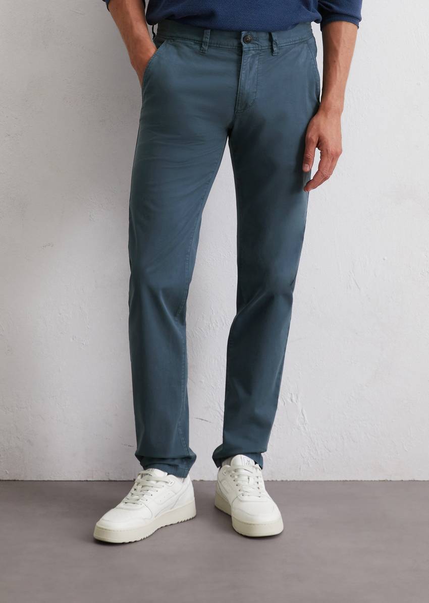 Chino model Stig shaped made from an organic cotton blend