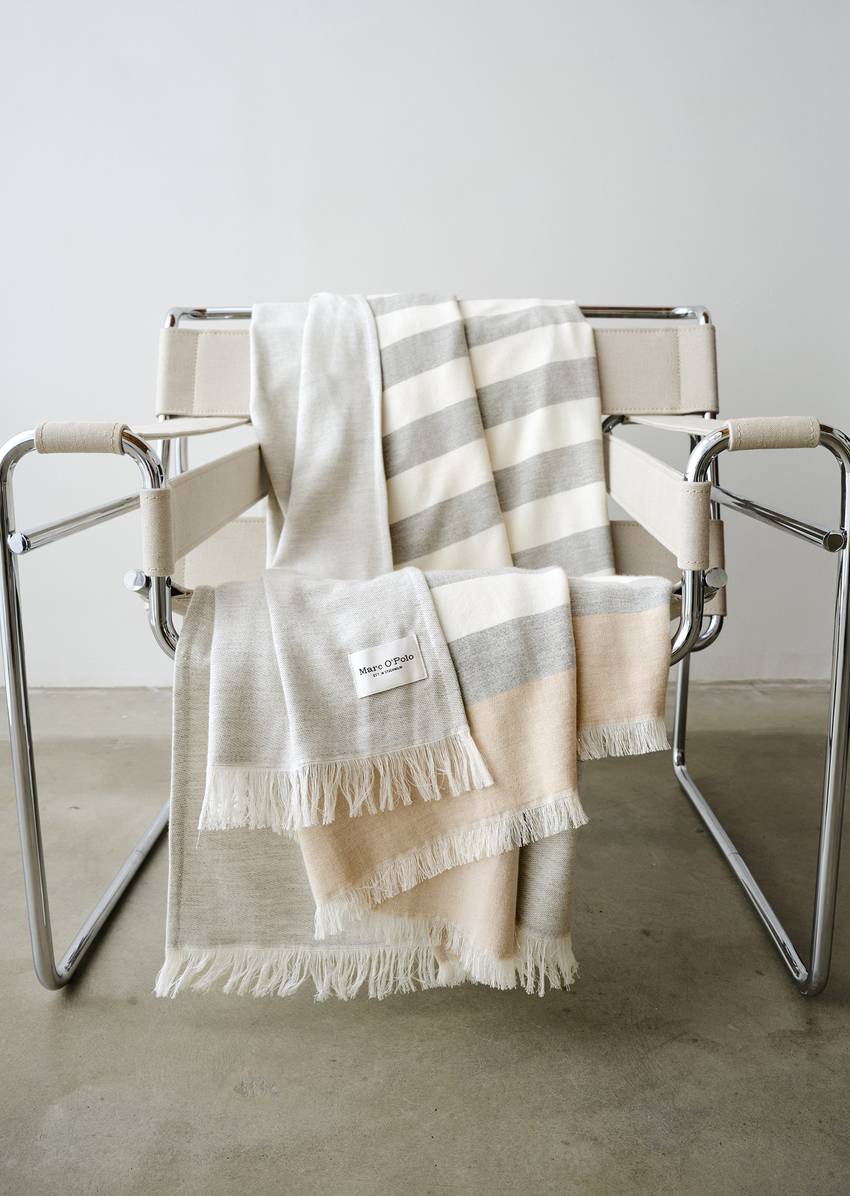 Block stripe plaid Model Per made of a soft blend of organic cotton and cashmere