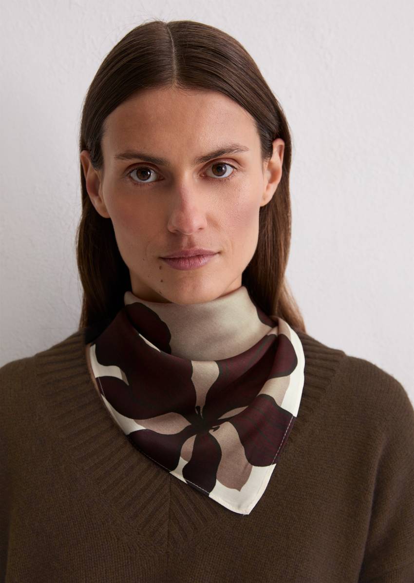 Shawl made from soft satin