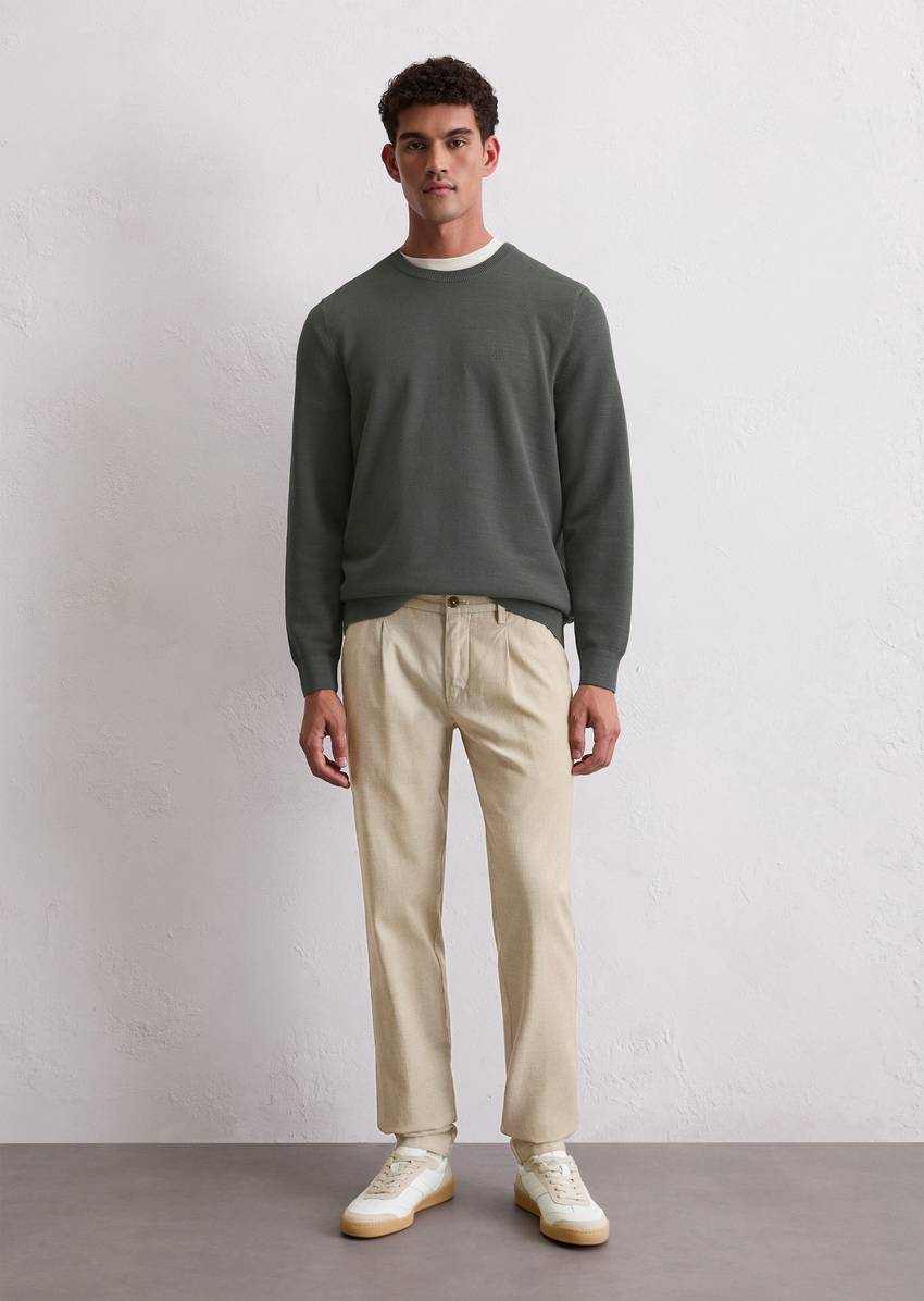 Chino Model Stig Jogger pleats shaped made from an organic cotton blend