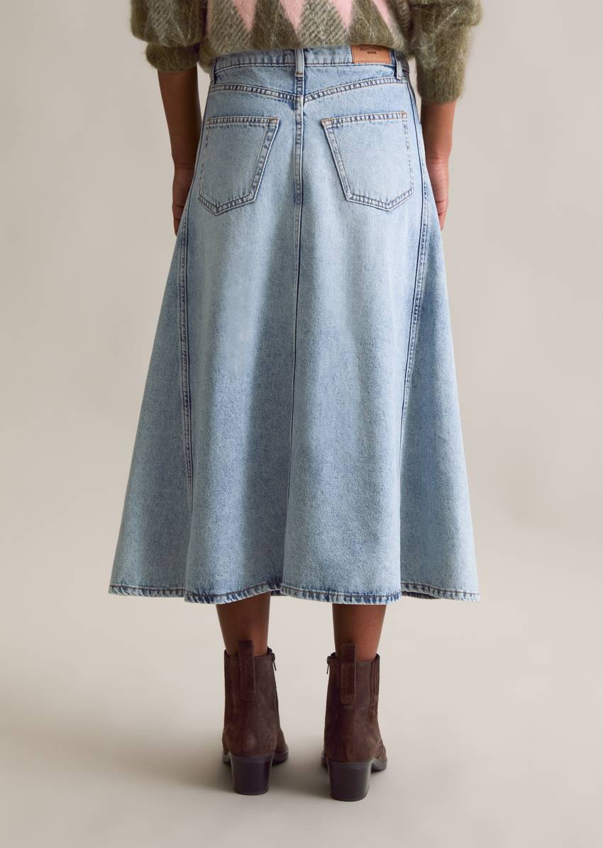 Denim skirt made from denim with European nettle fibers