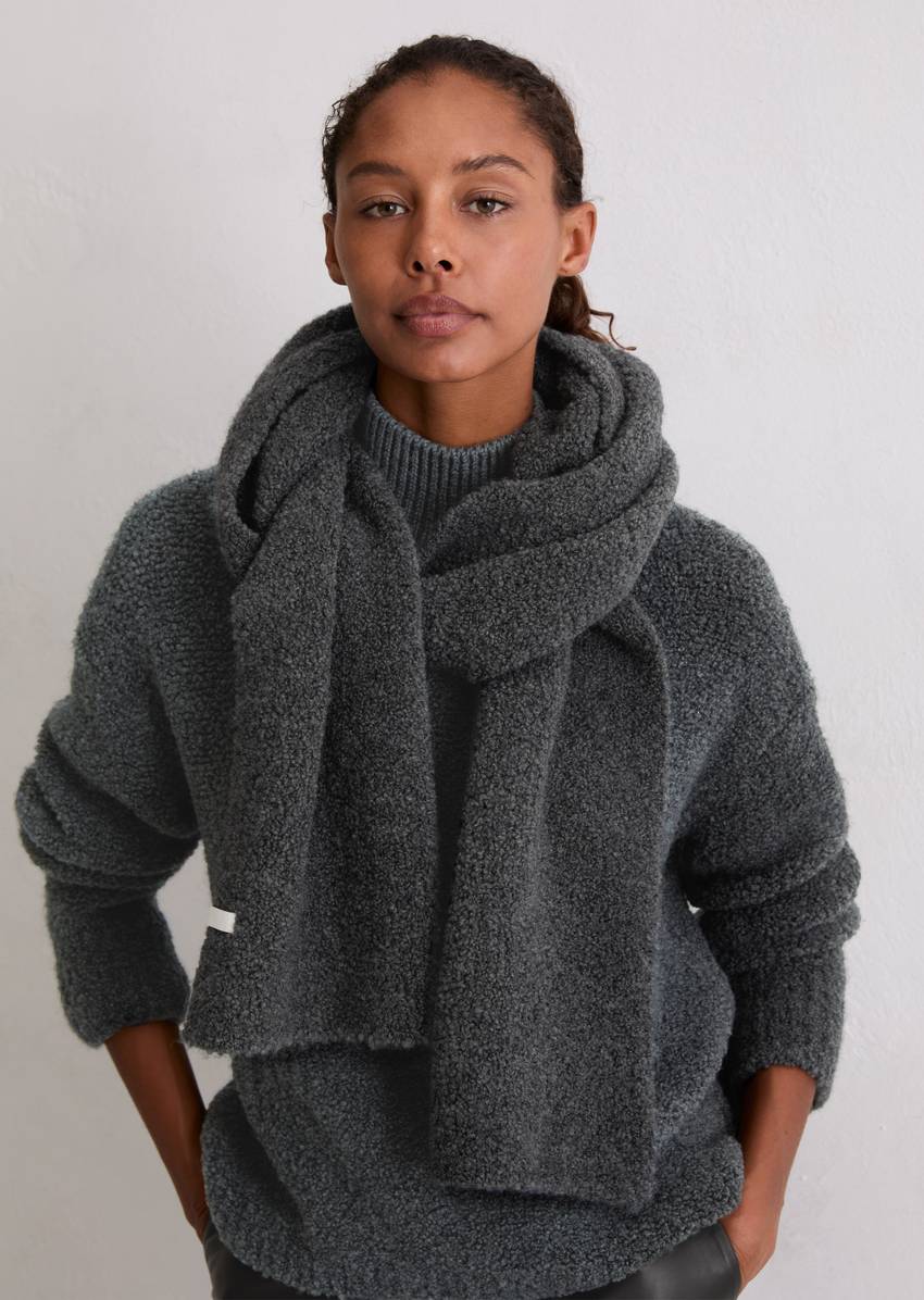 Bouclé scarf made from a wool/alpaca wool mix