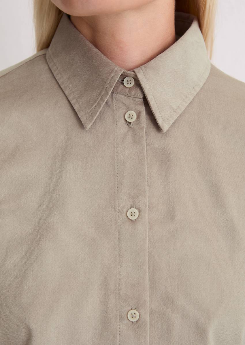 Fitted velvet blouse made from an organic cotton-viscose blend