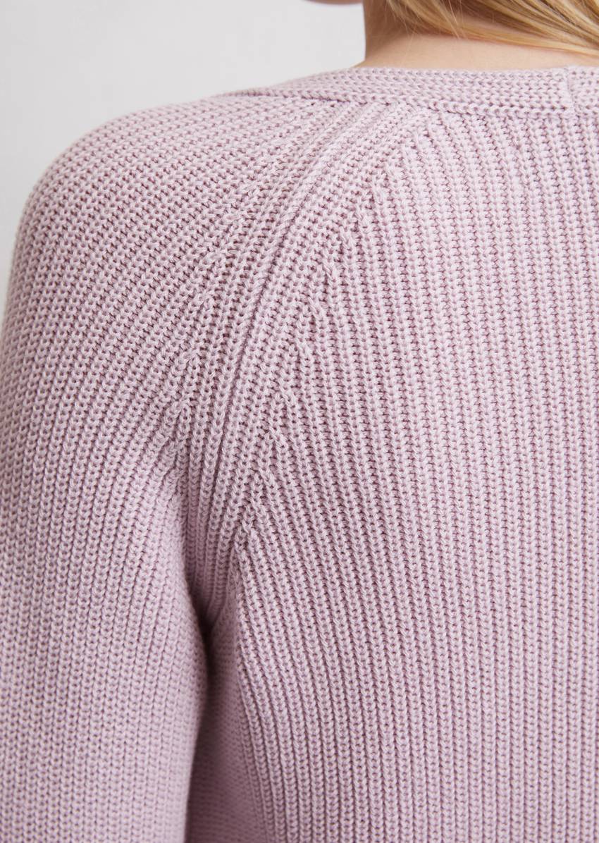 V-neck knitted sweater slim made from soft cotton yarn