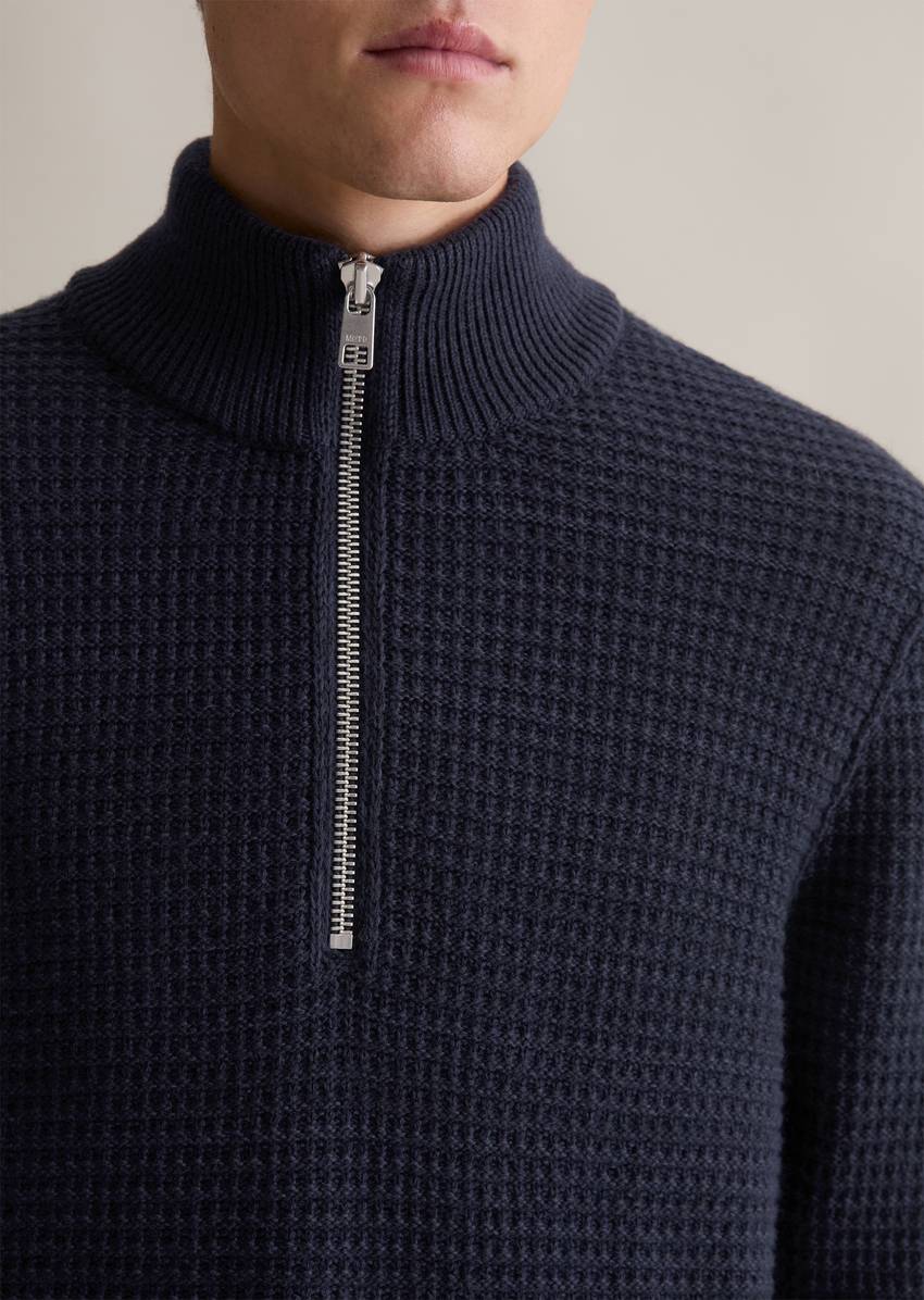 Relaxed knit troyer with a striking structure