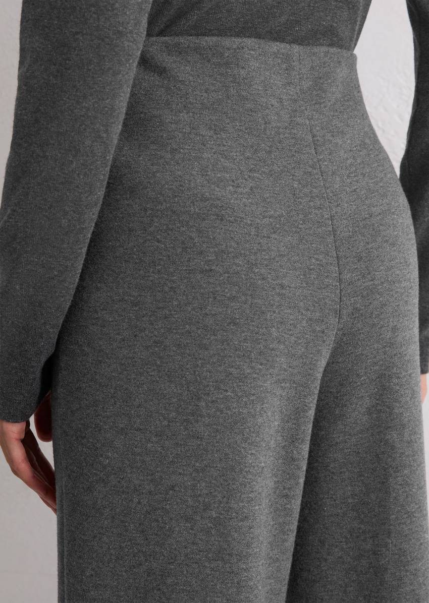 Relaxed jersey pants made from compact interlock jersey