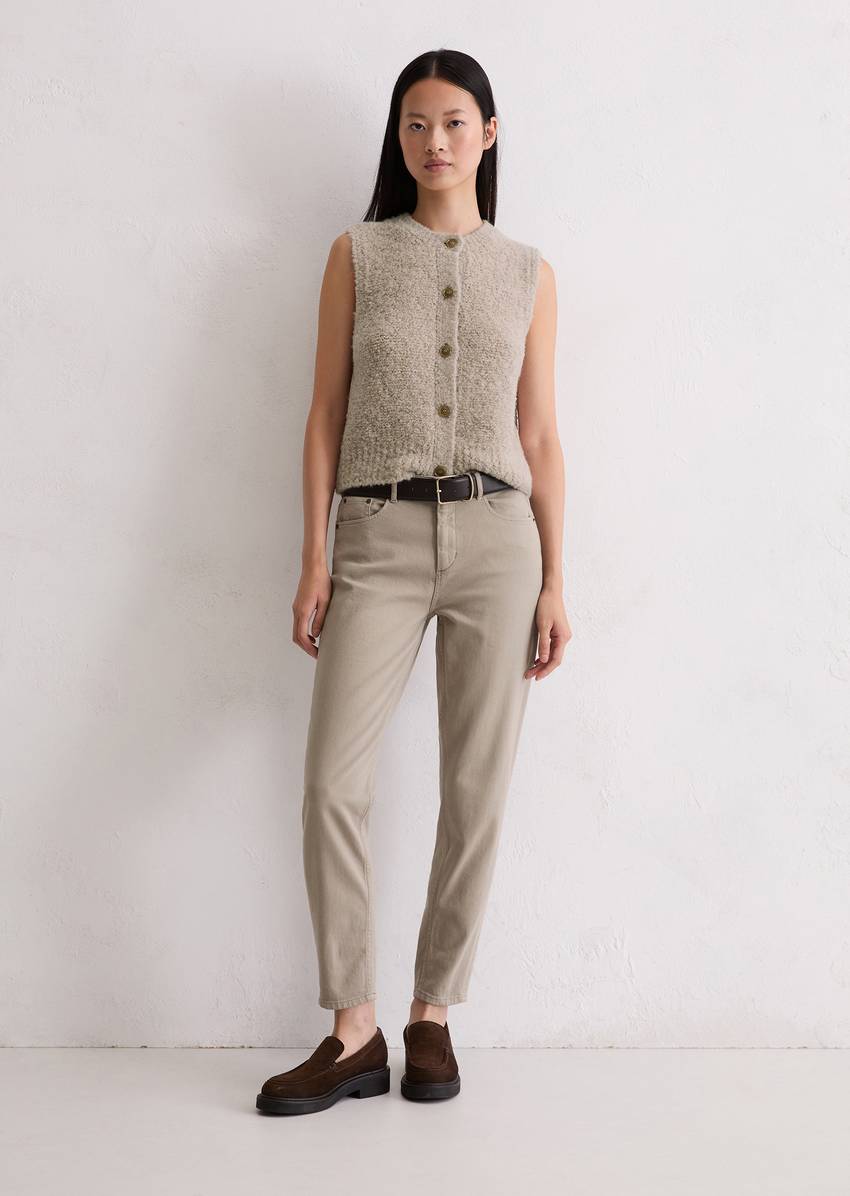 Regular sleeveless cardigan made from a wool/alpaca wool mix