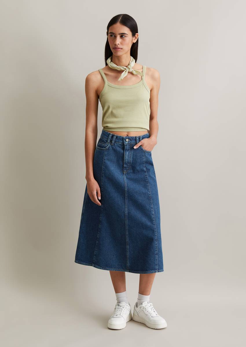 Cropped strap top made from ribbed organic cotton