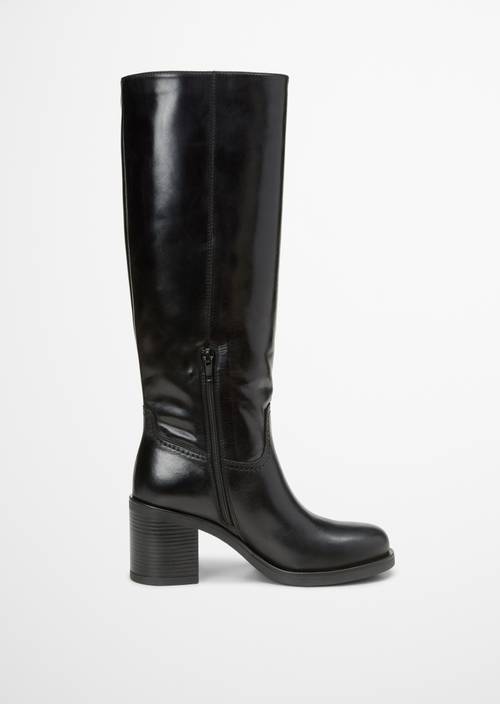 Long-shaft boots with a higher heel
