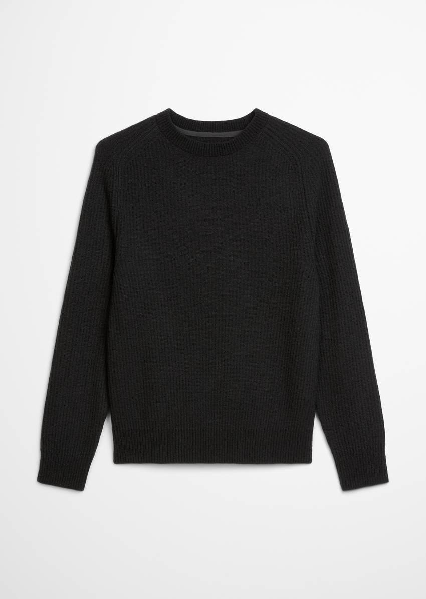 Sweater regular made from a soft virgin wool blend