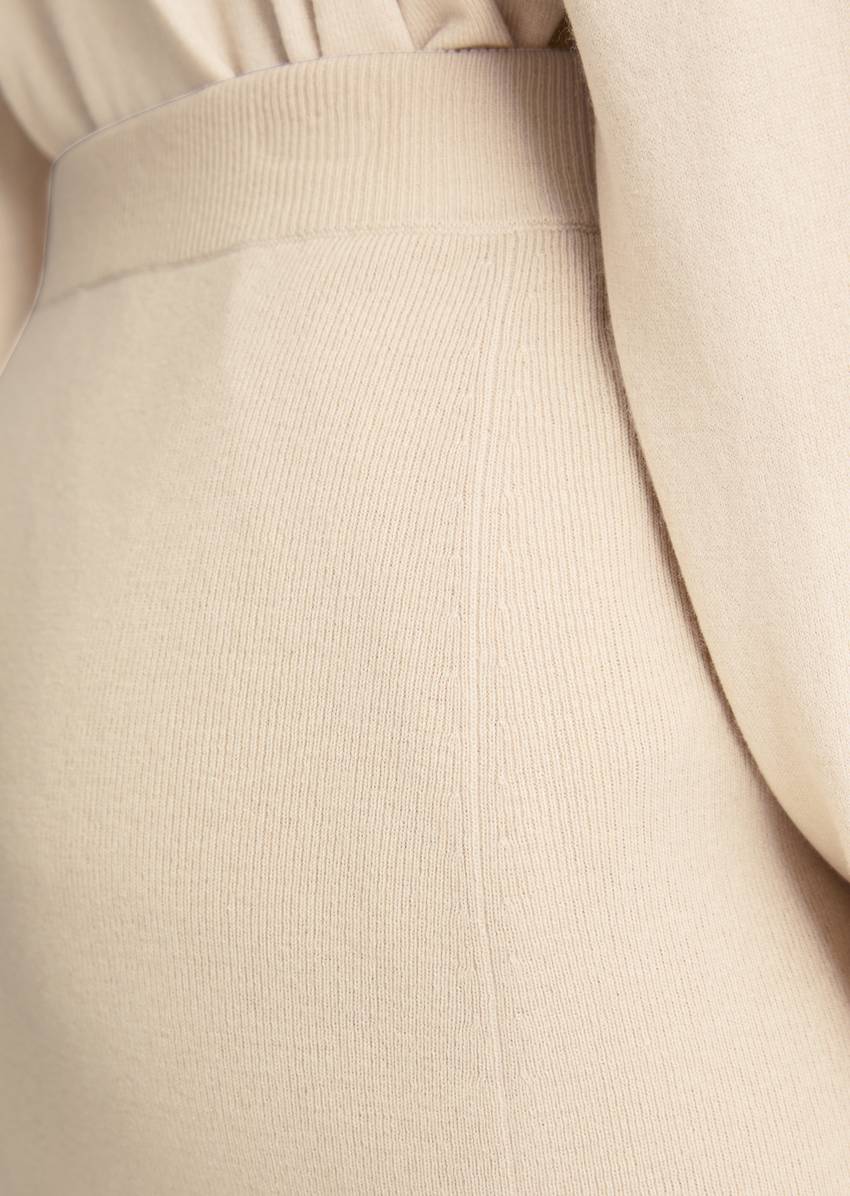 Rib knit skirt shaped made from a soft virgin wool blend