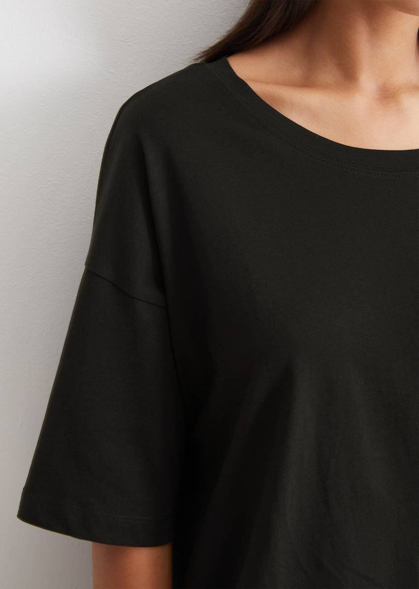 Lounge cropped top made from pure organic cotton