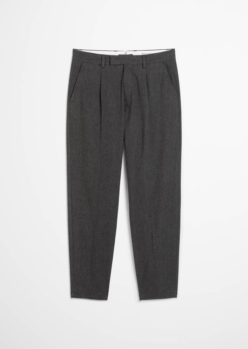 Pants model Belsbo pleats made from organic cotton and viscose