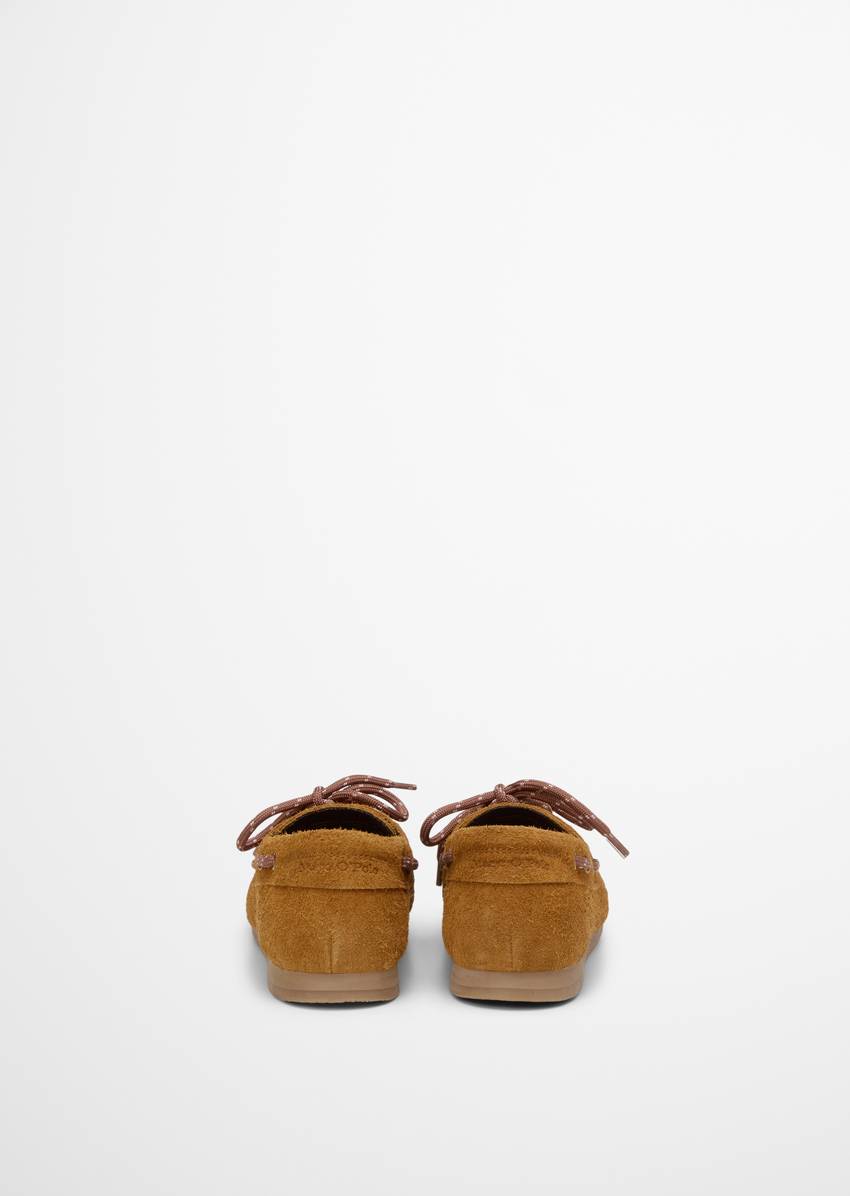 Boat shoe made from long-haired suede