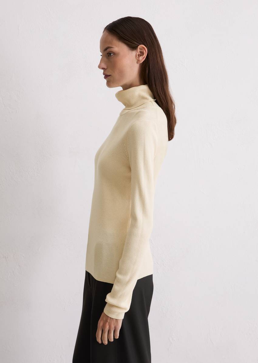 Turtleneck sweater slim made from organic cotton
