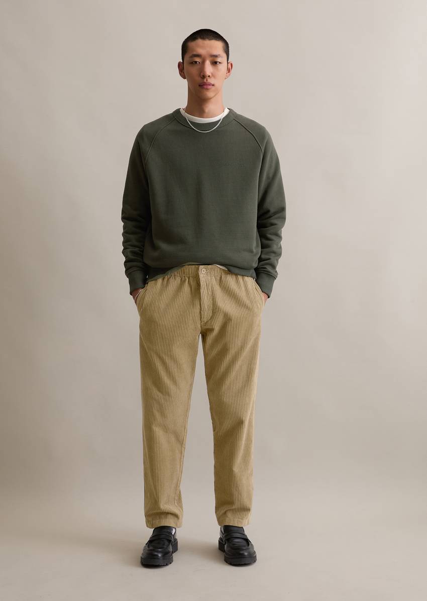 Relaxed sweatshirt made of heavy, structured quality