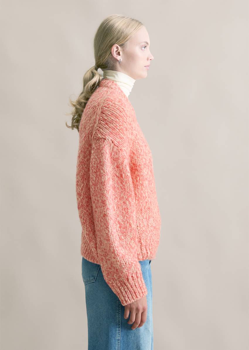 Relaxed chunky knit sweater made from a virgin wool/alpaca wool mix