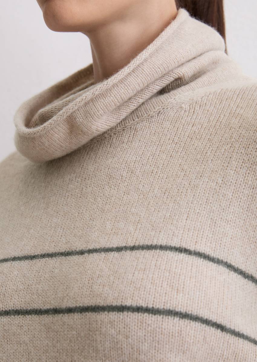 Striped turtleneck sweater relaxed made from a soft merino wool blend