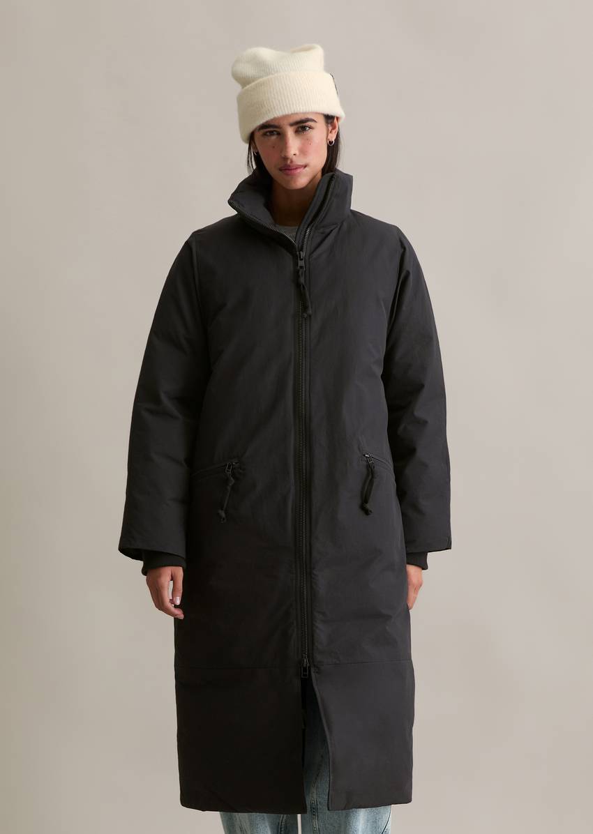Relaxed outdoor quilted coat made from water-repellent polyester