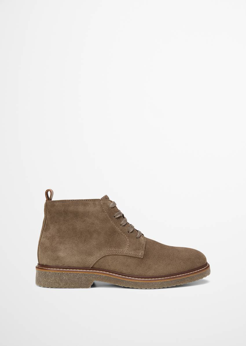 Desert Boot Model Linus made from soft suede cowhide